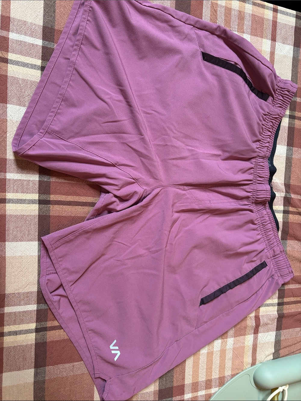 RVCA Mauve Pink Yogger stretch Shorts Large